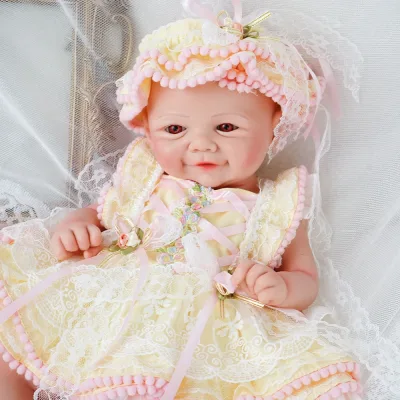 Poupée reborn fille en silicone – image 2